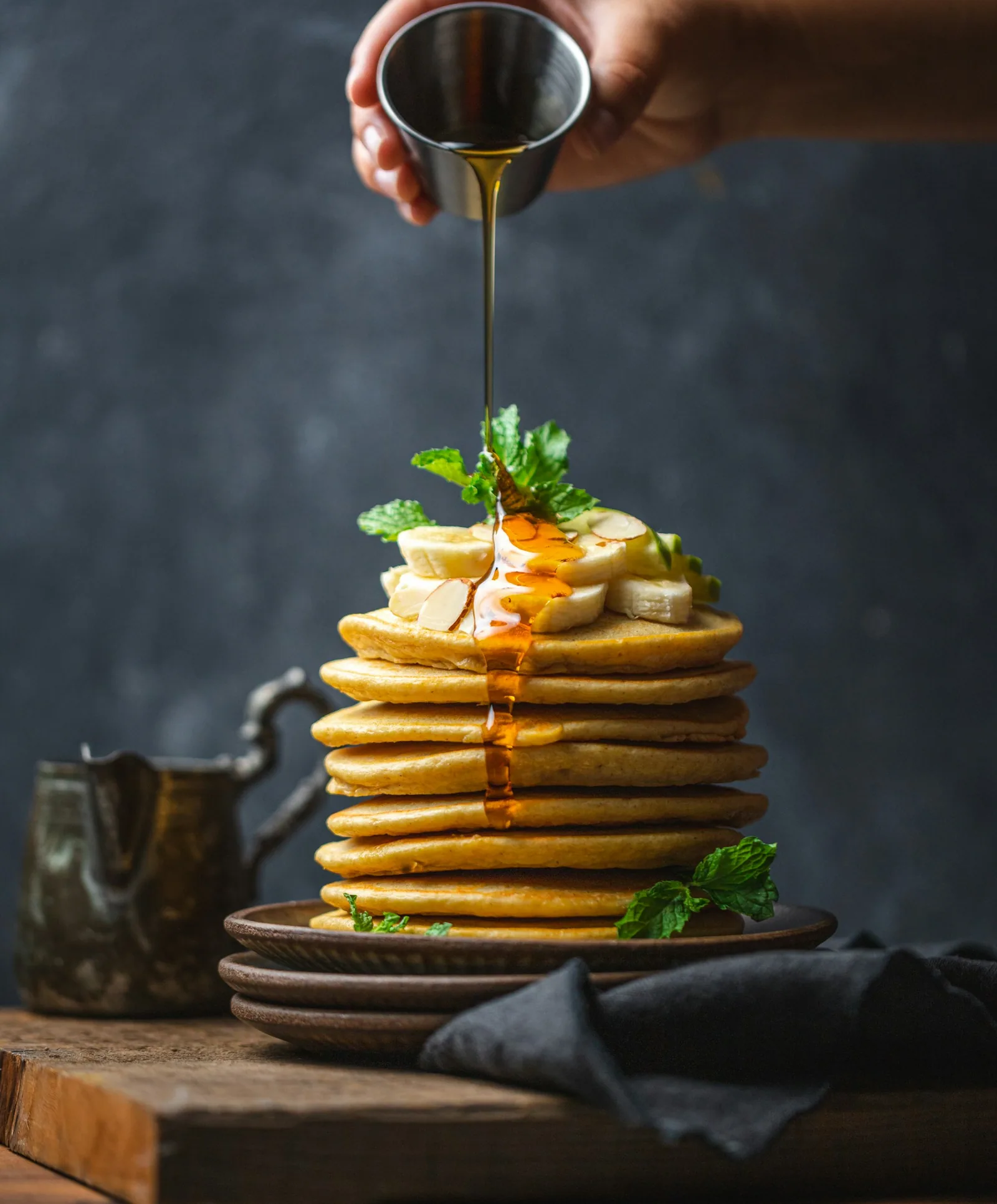 Pancakes & tropical fruit